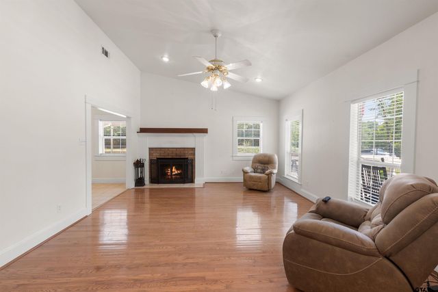 975 County Road 2954, Alba, TX 75410