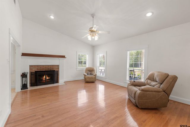 975 County Road 2954, Alba, TX 75410