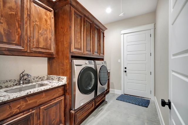516 W Spring Street, Weatherford, TX 76086