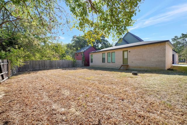 516 W Spring Street, Weatherford, TX 76086