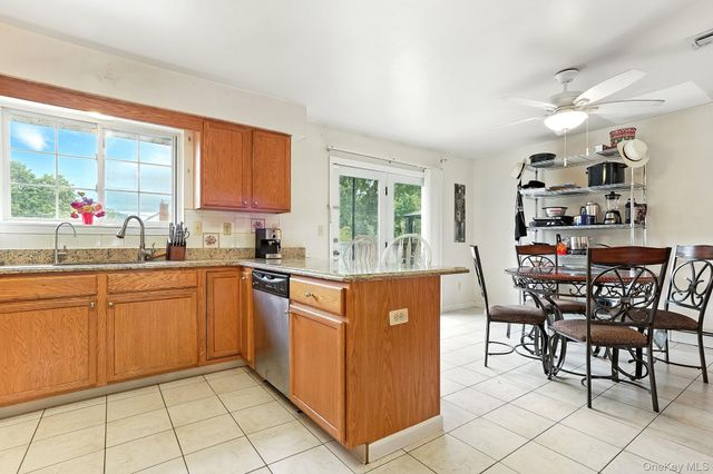 20 Bernadette Way, Washingtonville, NY 10992