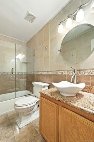 20 Bernadette Way, Washingtonville, NY 10992