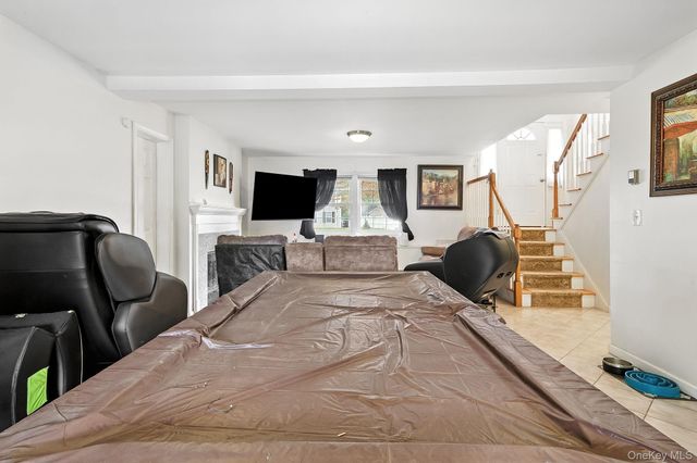 20 Bernadette Way, Washingtonville, NY 10992