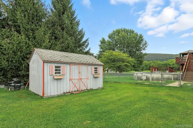 20 Bernadette Way, Washingtonville, NY 10992