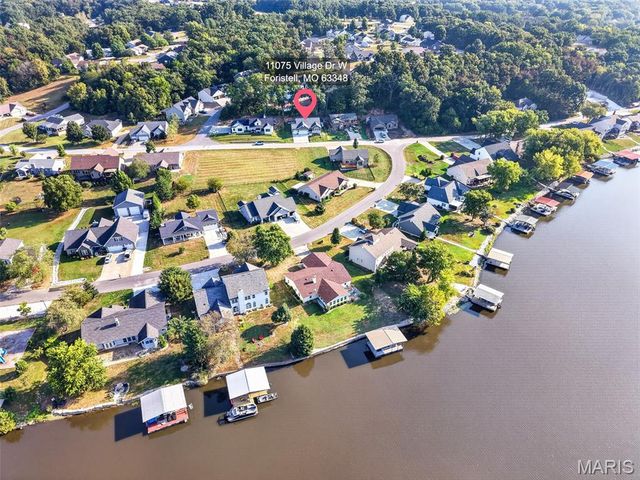 11075 Village Drive, Foristell, MO 63348