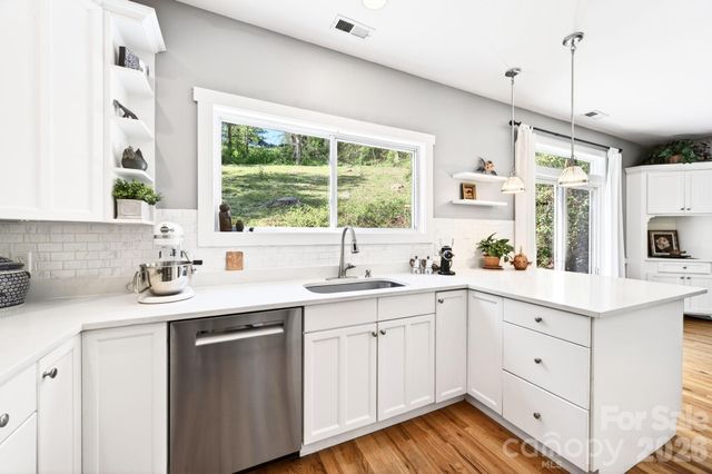 26 Macdougall Lane, Weaverville, NC 28787