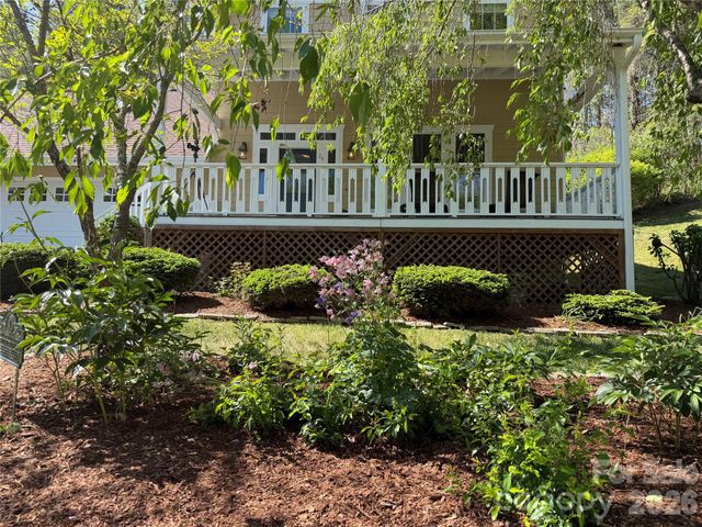 26 Macdougall Lane, Weaverville, NC 28787