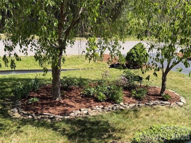 26 Macdougall Lane, Weaverville, NC 28787