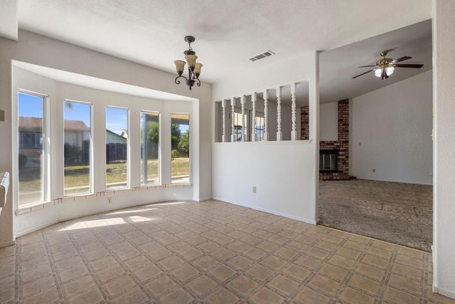 1050 W Tuolumne Rd, Turlock, CA 95382