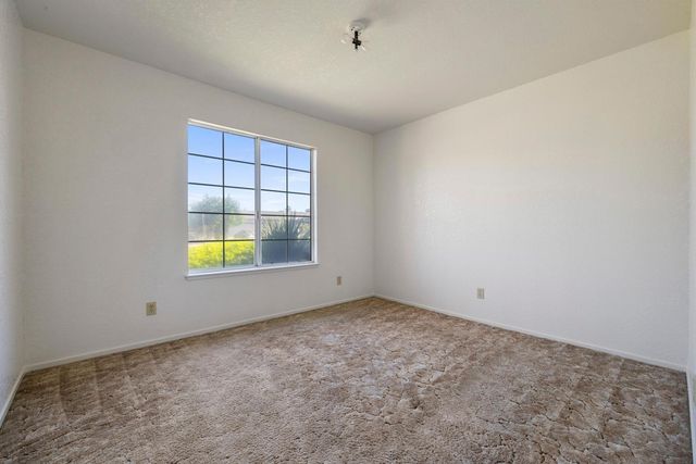 1050 W Tuolumne Rd, Turlock, CA 95382