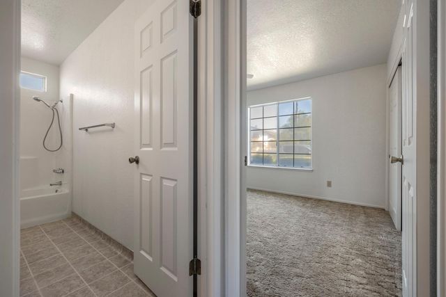 1050 W Tuolumne Rd, Turlock, CA 95382