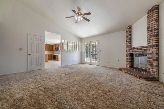 1050 W Tuolumne Rd, Turlock, CA 95382