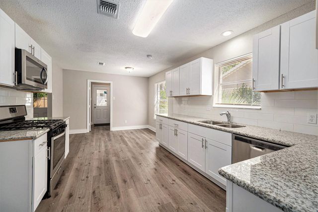 2078 Shadow Rock Drive, Houston, TX 77339