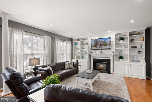 20413 PECKHAM ST, Ashburn, VA 20147