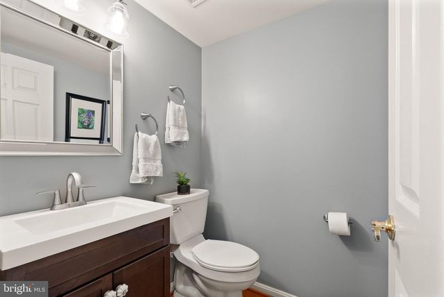 20413 PECKHAM ST, Ashburn, VA 20147