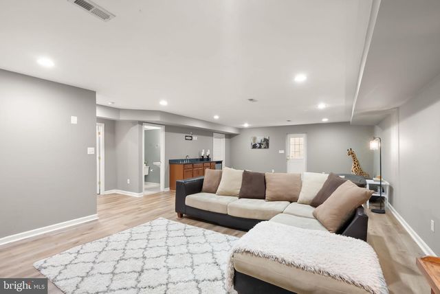 20413 PECKHAM ST, Ashburn, VA 20147