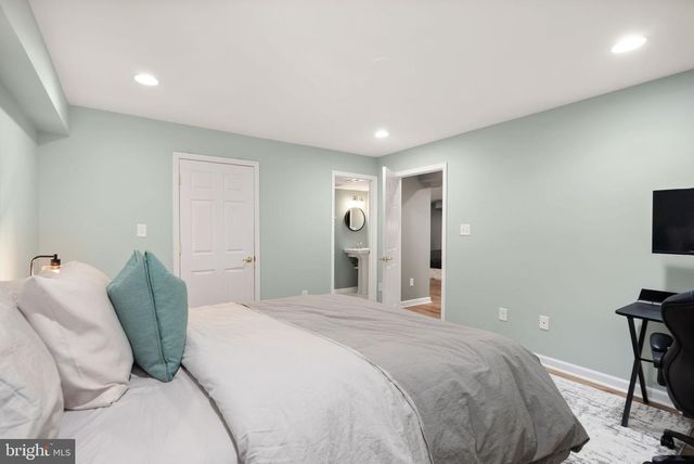 20413 PECKHAM ST, Ashburn, VA 20147