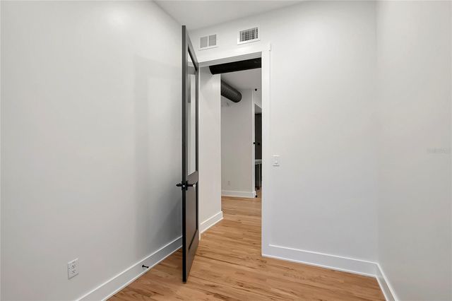 2111 W CLEVELAND STREET, Tampa, FL 33606