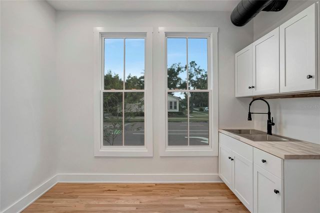 2111 W CLEVELAND STREET, Tampa, FL 33606