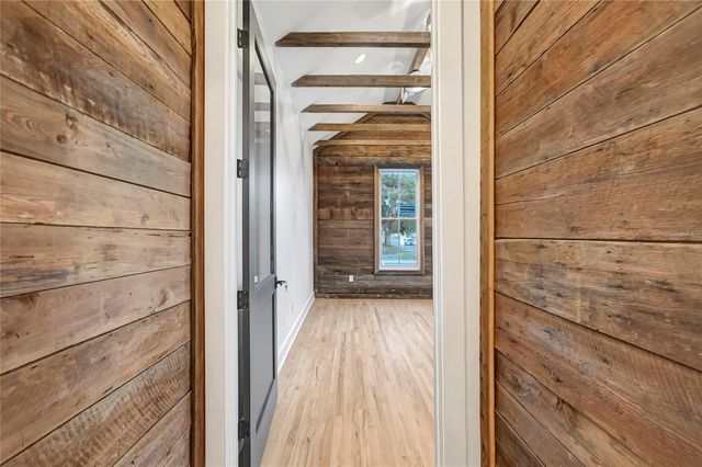 2111 W CLEVELAND STREET, Tampa, FL 33606