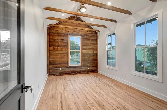 2111 W CLEVELAND STREET, Tampa, FL 33606