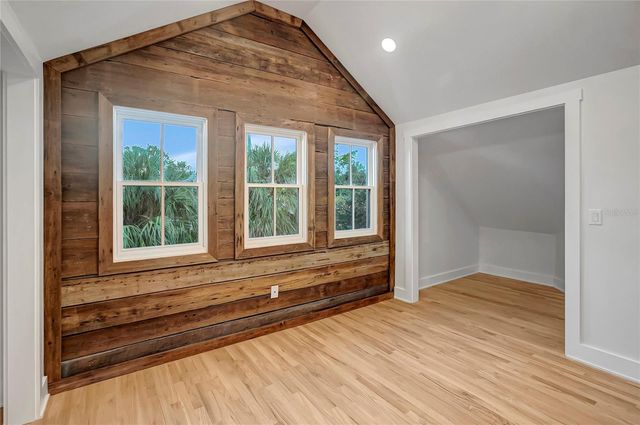 2111 W CLEVELAND STREET, Tampa, FL 33606