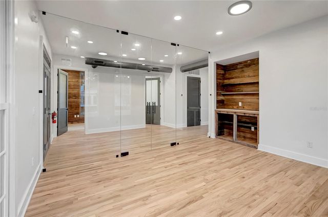 2111 W CLEVELAND STREET, Tampa, FL 33606