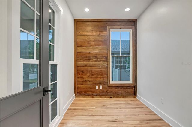 2111 W CLEVELAND STREET, Tampa, FL 33606