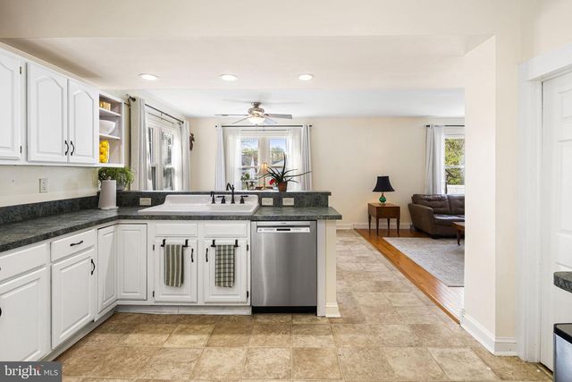 562 WASHINGTON TER, Audubon, NJ 08106