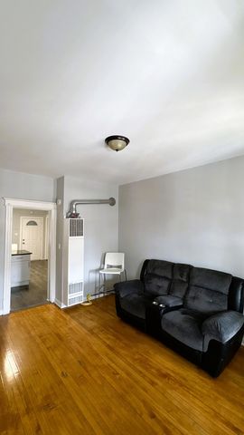 2620 S Sawyer Avenue, Chicago, IL 60623