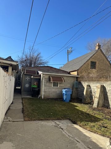 2620 S Sawyer Avenue, Chicago, IL 60623