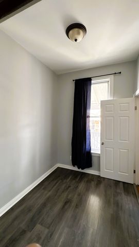 2620 S Sawyer Avenue, Chicago, IL 60623
