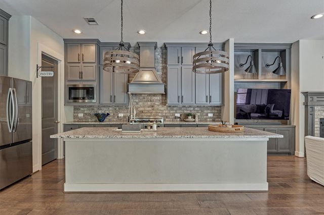 106 Grant Cove Drive, Montgomery, TX 77316