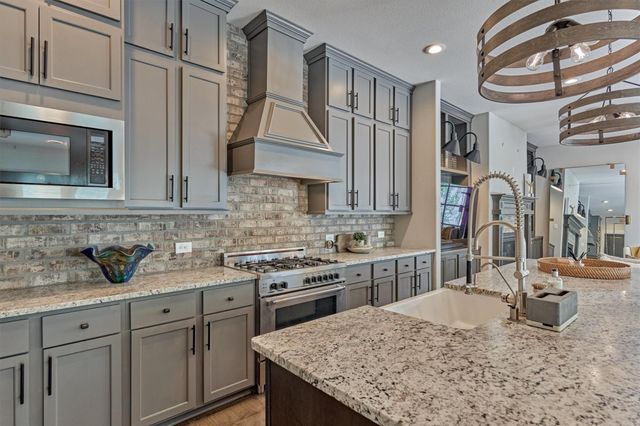 106 Grant Cove Drive, Montgomery, TX 77316