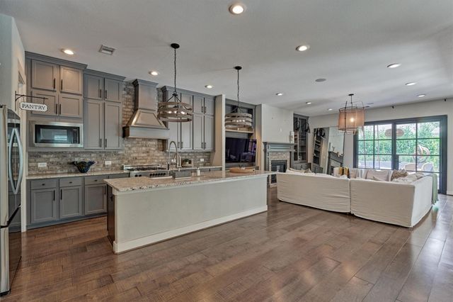 106 Grant Cove Drive, Montgomery, TX 77316