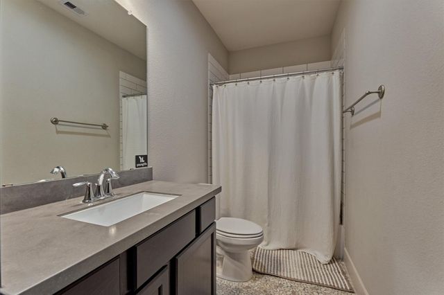 106 Grant Cove Drive, Montgomery, TX 77316