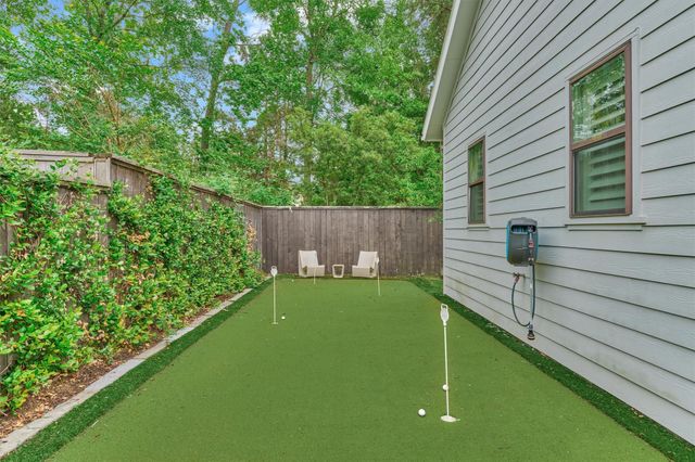 106 Grant Cove Drive, Montgomery, TX 77316