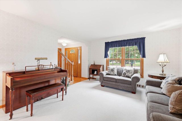 1990 TYLER LANE, De Pere, WI 54115