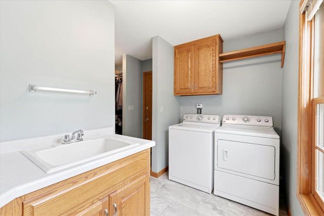 1990 TYLER LANE, De Pere, WI 54115
