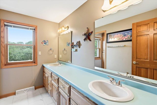 1990 TYLER LANE, De Pere, WI 54115