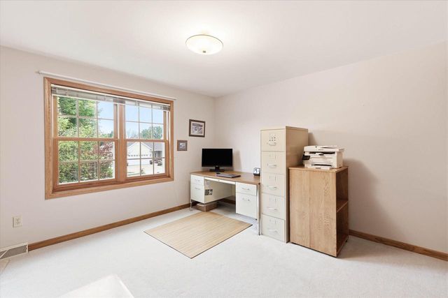 1990 TYLER LANE, De Pere, WI 54115