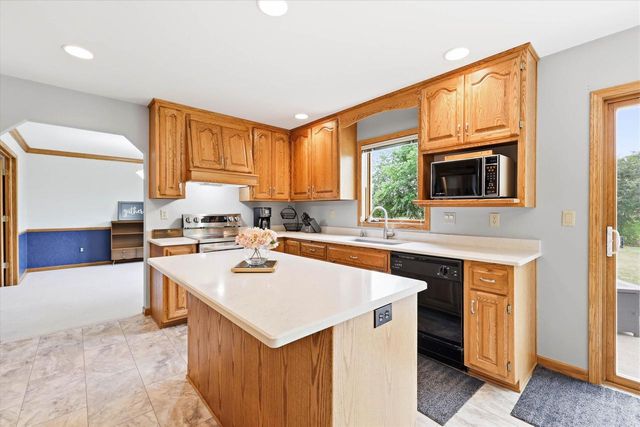 1990 TYLER LANE, De Pere, WI 54115