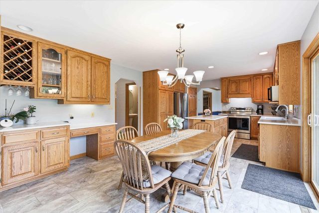 1990 TYLER LANE, De Pere, WI 54115