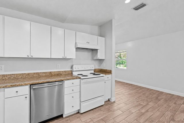 56 W 12th Street C, Riviera Beach, FL 33404