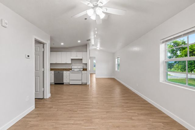 56 W 12th Street C, Riviera Beach, FL 33404