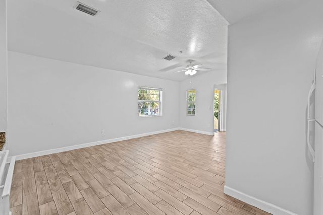 56 W 12th Street C, Riviera Beach, FL 33404