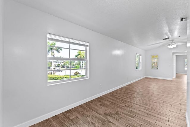 56 W 12th Street C, Riviera Beach, FL 33404
