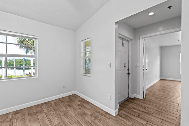 56 W 12th Street C, Riviera Beach, FL 33404