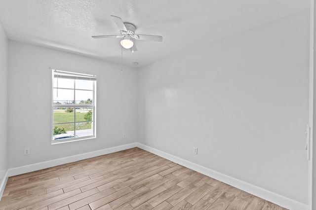 56 W 12th Street C, Riviera Beach, FL 33404