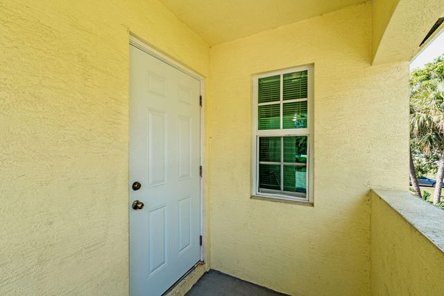 56 W 12th Street C, Riviera Beach, FL 33404